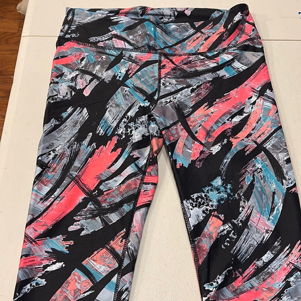 Women’s Capri leggings Size Medium Fabletics